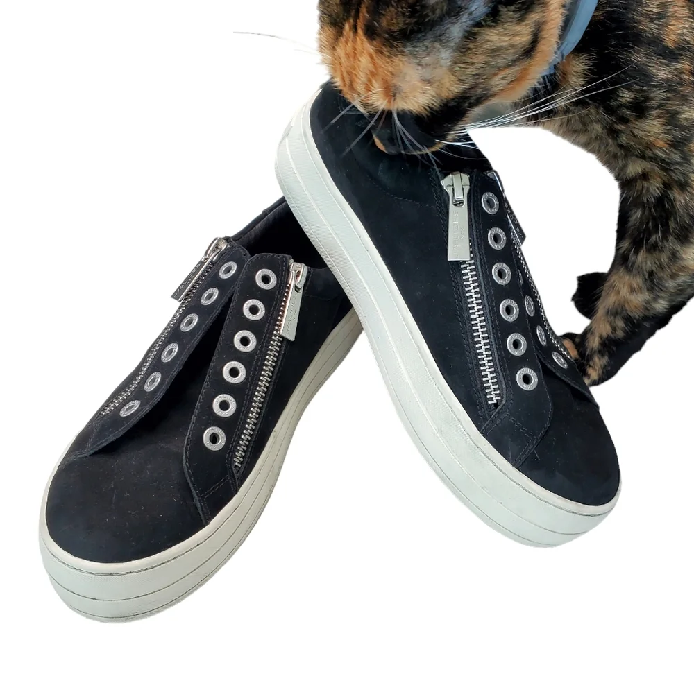 39) J/SLIDES NYC Fashion Leather Zipper Sneakers Sz. 6½